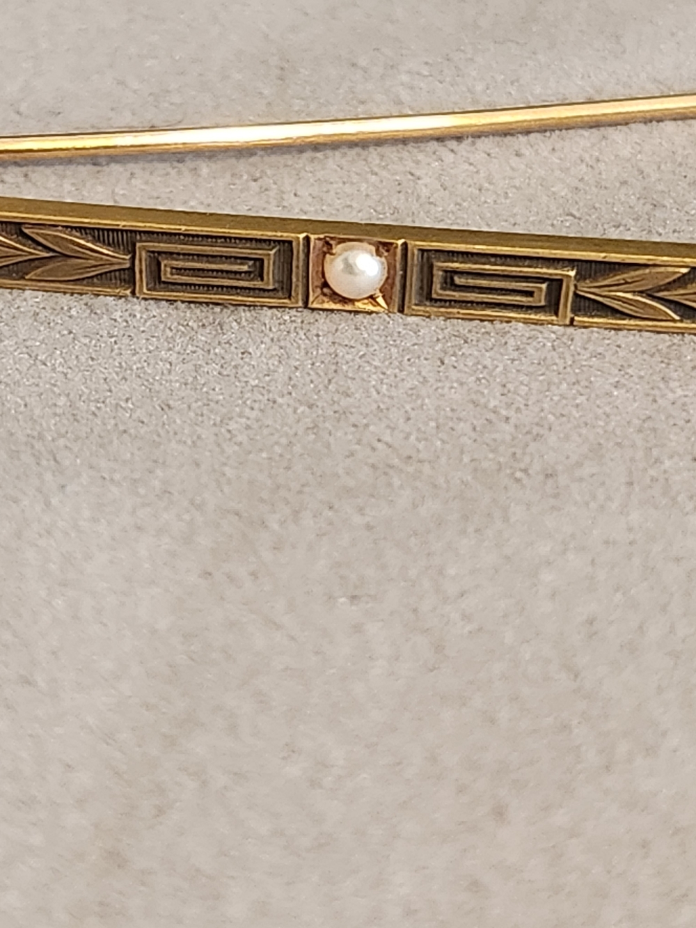 Krementz & Co. 14k Art Deco Antique Bar Brooch Set With Seed Pearls - Picture 6 of 16